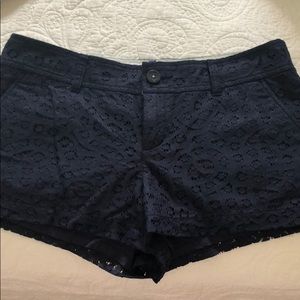 LILLY PULITZER NAVY LACE WALSH SHORTS